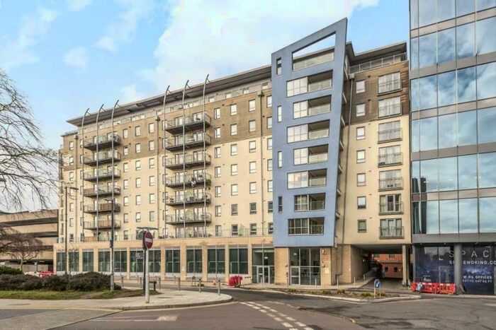 2 Bedroom Apartment To Rent In Woking, GU21