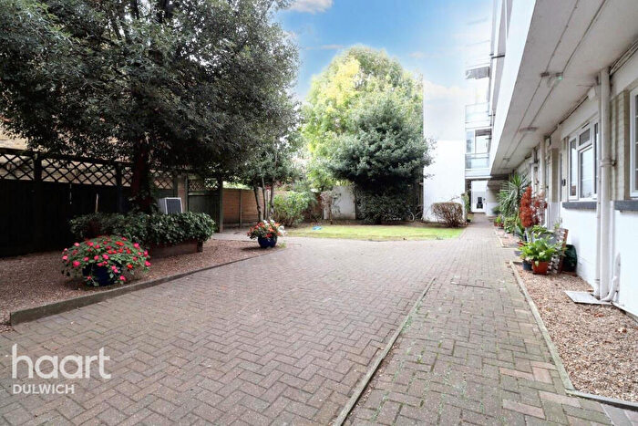 1 Bedroom Flat For Sale In Clive Road, London, SE21