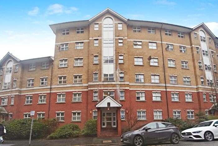 2 Bedroom Flat For Sale In Scarbrook Road, Croydon, CR0