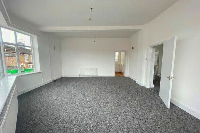 2 Bedroom Flat To Rent In High Road, London, N17