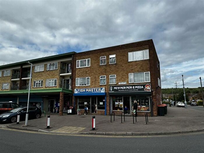 1 Bedroom Flat For Sale In Downs View, Mayfield Road, Dunstable, LU5