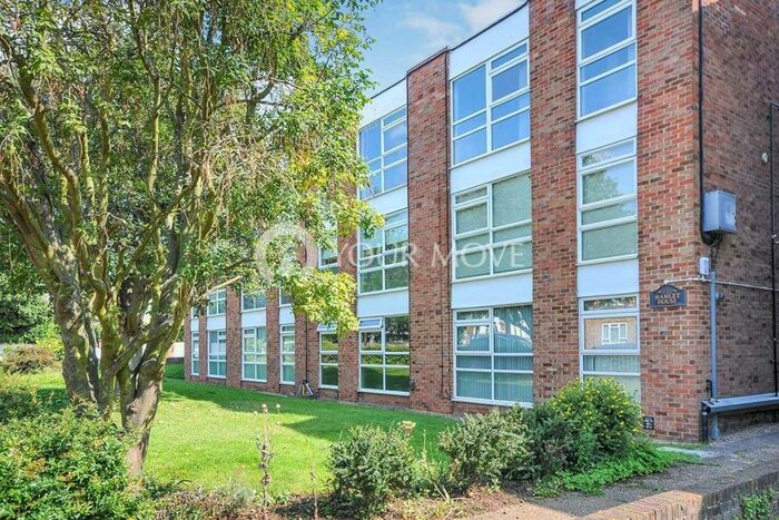 1 Bedroom Flat To Rent In Hamlet House, Glenure Road, London, SE9