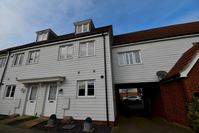 3 Bedroom Town House To Rent In Hedgerows, Hoo, Rochester ME3