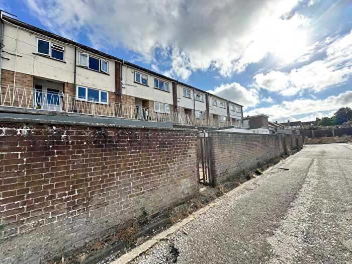 3 Bedroom Maisonette For Sale In St Johns Road, Yeovil, BA21