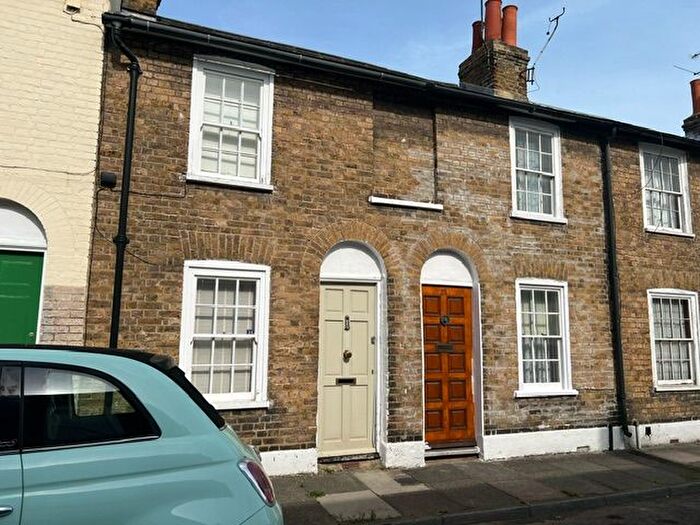 2 Bedroom Property To Rent In Cross Street, Canterbury, CT2