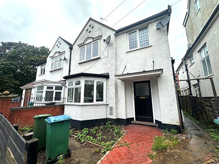 2 Bedroom Flat To Rent In Albert Road North, Watford, WD17