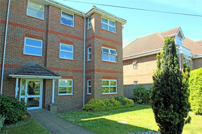 2 Bedroom Apartment To Rent In Chertsey, Surrey, KT16