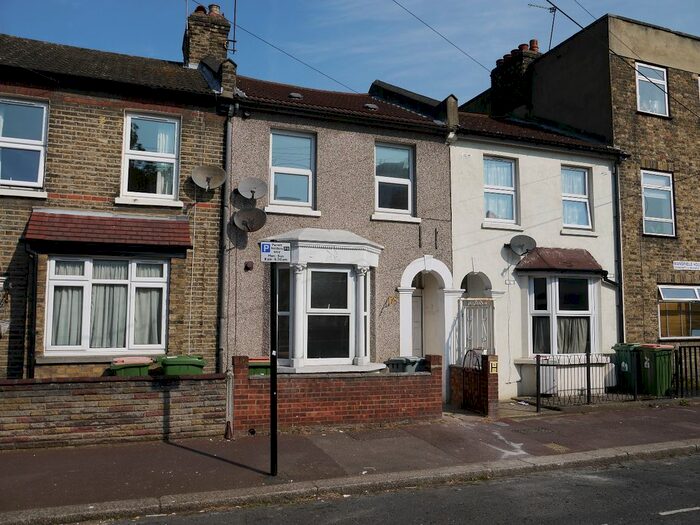 3 Bedroom Terraced House To Rent In Avenons Road, London, Greater London, E13