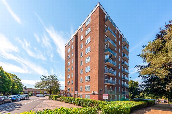2 Bedroom Flat For Sale In Strongbow Crescent, Eltham, SE9