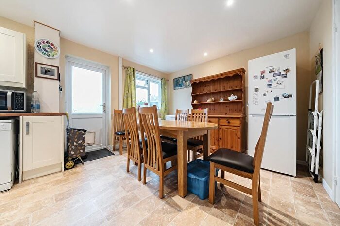 3 Bedroom End Of Terrace House For Sale In Newbury, Berkshire, RG14