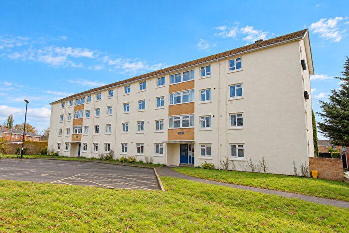 2 Bedroom Flat For Sale In Lower Brownhill Road, Southampton, SO16
