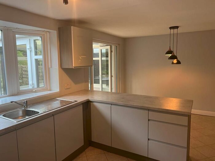 3 Bedroom Semi-detached House To Rent In Green Walk, Gatley, SK8