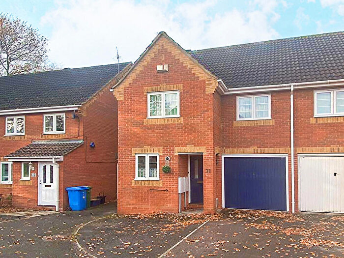 3 Bedroom Terraced House To Rent In Southern Way, Farnborough, GU14