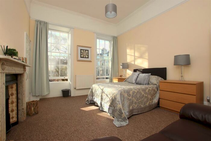 2 Bedroom Flat To Rent In Laura Place, Bath, BA2