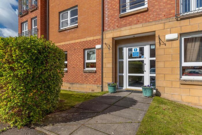 2 Bedroom Apartment For Sale In St Helens Gardens, Langside, Glasgow, G41