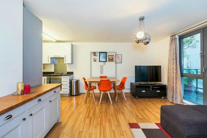 2 Bedroom Flat To Rent In High Street, London, E15