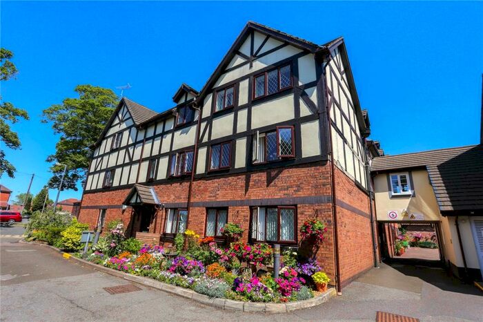 2 Bedroom Flat To Rent In Sandringham House, Stockport Road, Marple, SK6