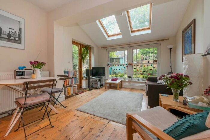 2 Bedroom Flat To Rent In College Road, Kensal Rise, NW10