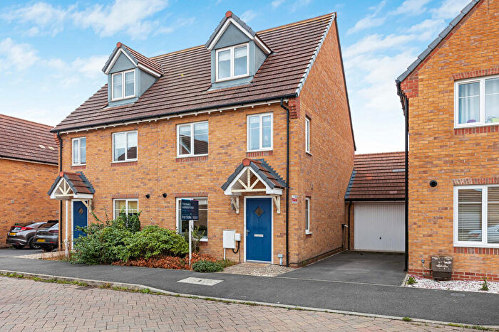 3 Bedroom Semi Detached House For Sale In Cottongrass Road, Didcot, OX11