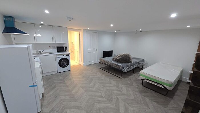 1 Bedroom Flat To Rent In Birch Road, Romford, RM7