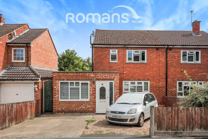3 Bedroom Semi-Detached House To Rent In Pennington Road, Chalfont St Peter, SL9