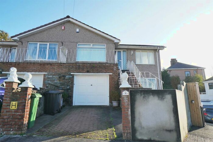 3 Bedroom Semi-Detached House To Rent In Brean Down Close, Plymouth, PL3