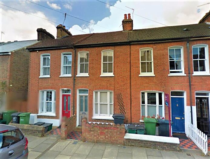 2 Bedroom Cottage To Rent In West View Road, St. Albans, AL3