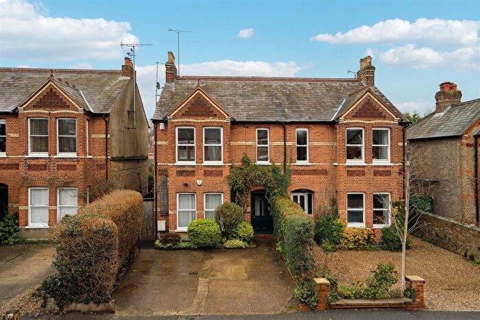 2 Bedroom Flat For Sale In Nightingale Road, Rickmansworth, WD3