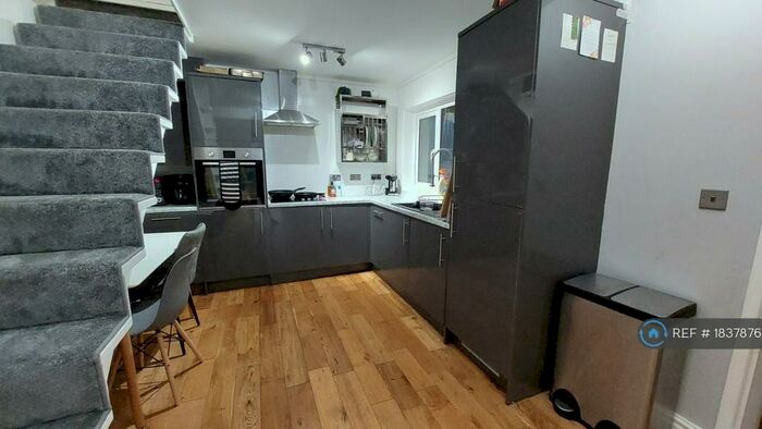 3 Bedroom Semi-Detached House To Rent In Athelstan Road, Romford, RM3