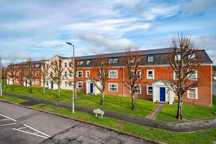 2 Bedroom Flat For Sale In Dove House, Watermead, Aylesbury, Bucks, HP19