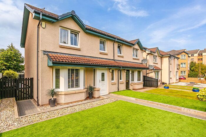 3 Bedroom Semi Detached House For Sale In Clovenstone Gardens, Clovenstone, Edinburgh, EH14