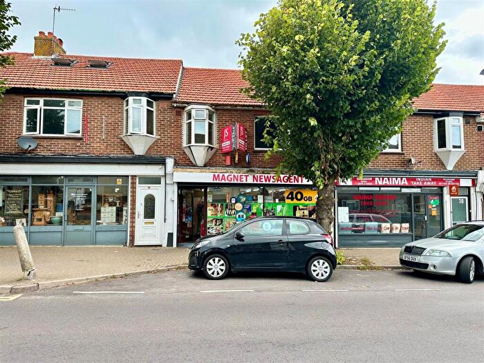 2 Bedroom Flat For Sale In Crabtree Lane, Lancing, BN15