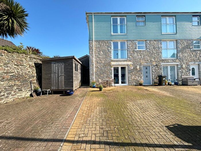 3 Bedroom End Terrace House For Sale In Flora Gardens, Helston, TR13
