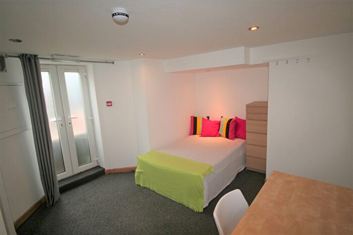 8 Bedroom Terraced House To Rent In Davenport Avenue, Manchester, M20