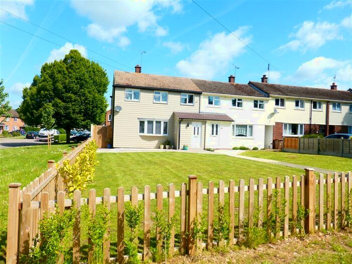 3 Bedroom House To Rent In Edenway, Chelmsford, CM1