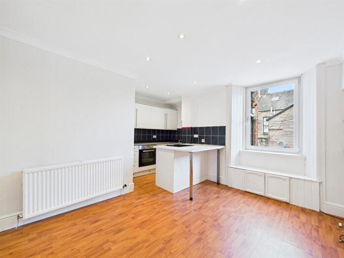 2 Bedroom Flat For Sale In C James Street, Perth, PH2