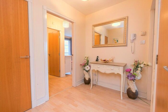 2 Bedroom Flat To Rent In Hopetoun Street, Edinburgh, EH7