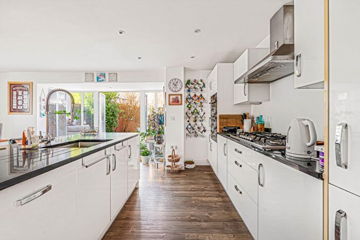 4 Bedroom Detached House For Sale In Leachman Way, Petersfield, Hampshire, GU31