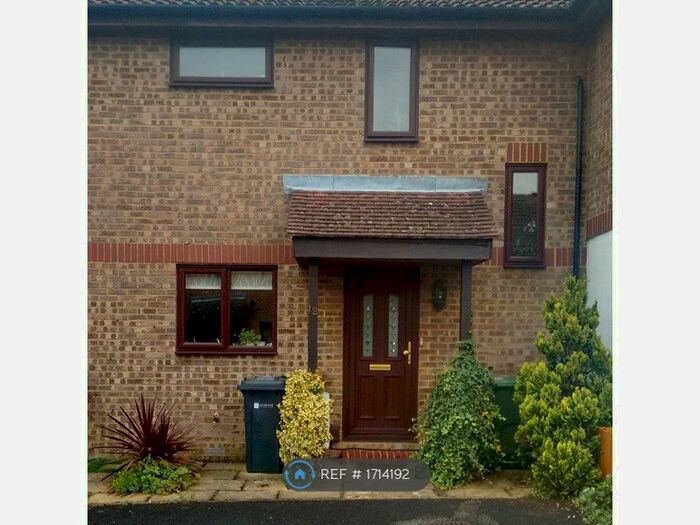 2 Bedroom Terraced House To Rent In Banks Way, Guildford, GU4