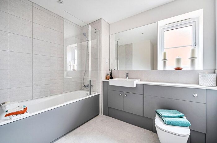 3 Bedroom Detached House For Sale In Hackney Way, Mortimer Common, Reading, Berkshire, RG7