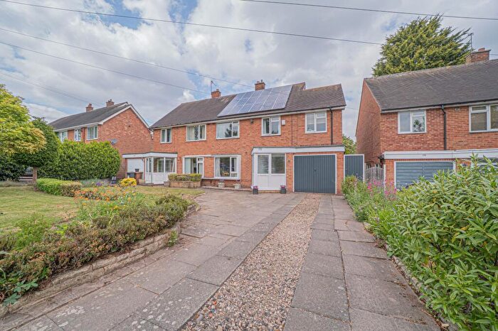 5 Bedroom Semi-Detached House For Sale In Longdon Road, Knowle, B93