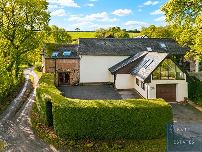5 Bedroom Semi-Detached House For Sale In Two Oaks, Westwood Lane, Longdown, EX6