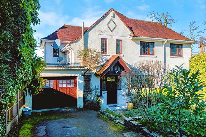 5 Bedroom Detached House For Sale In Pinehurst Road, Southampton, SO16