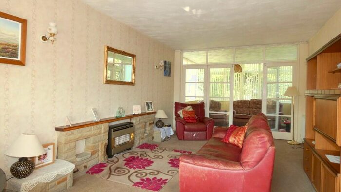 4 Bedroom Detached House For Sale In New Crescent, Leeds, West Yorkshire, LS18