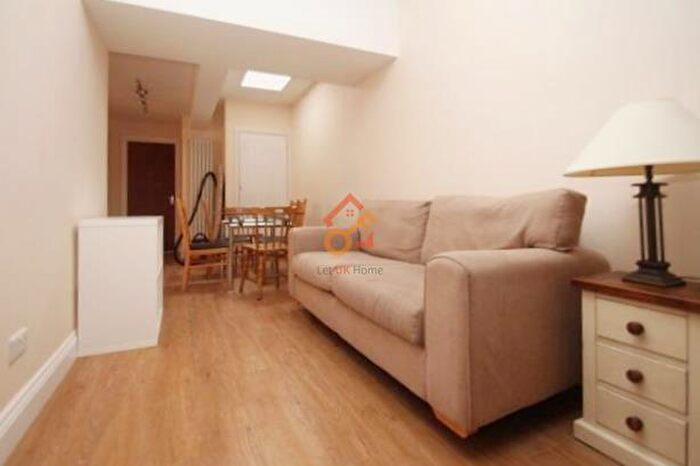 6 Bedroom Flat For Sale In Holdenhurst Road, Bournemouth, BH8