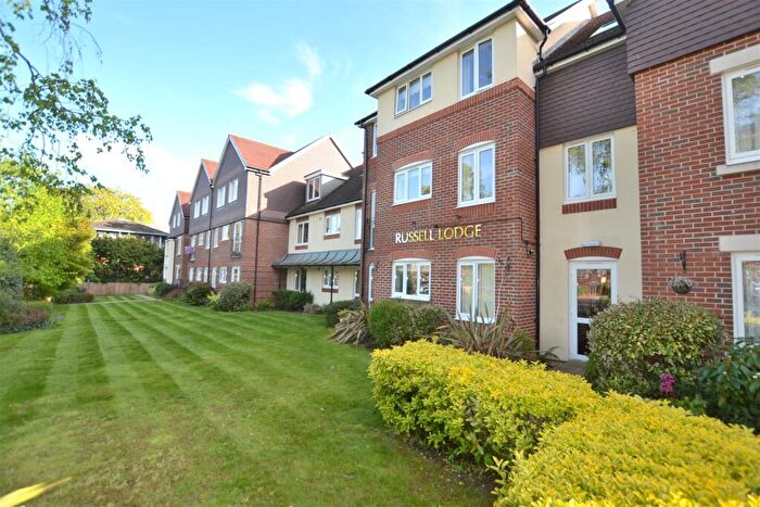 1 Bedroom Flat For Sale In Branksomewood Road, Fleet, GU51