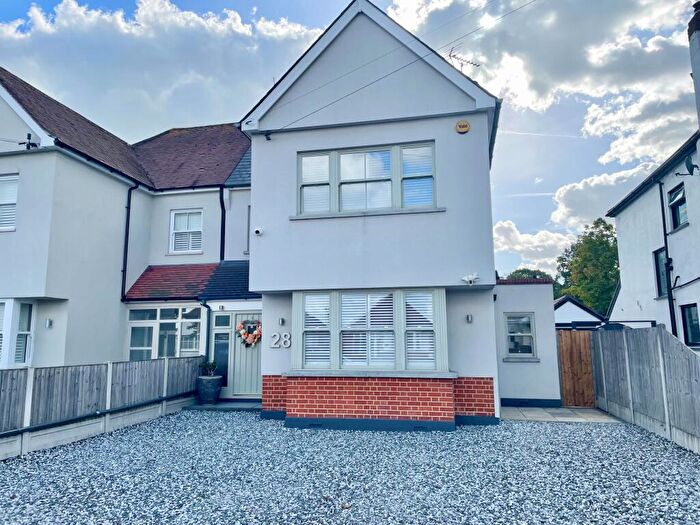 4 Bedroom House For Sale In The Fairway, Leigh-on-sea, Southend-on-sea, SS9