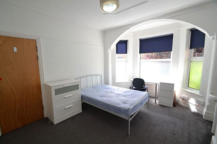 6 Bedroom Semi Detached House To Rent In Milverton Road, Manchester, M14