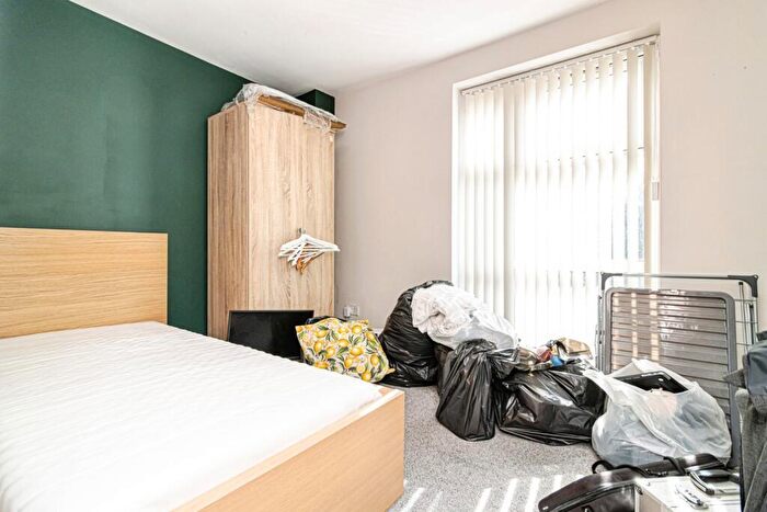 2 Bedroom Apartment For Sale In Upper Chorlton Road, Manchester, M16