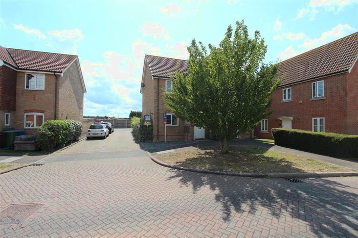 3 Bedroom Semi-Detached House To Rent In Sanderling Way, Iwade, Sittingbourne, ME9